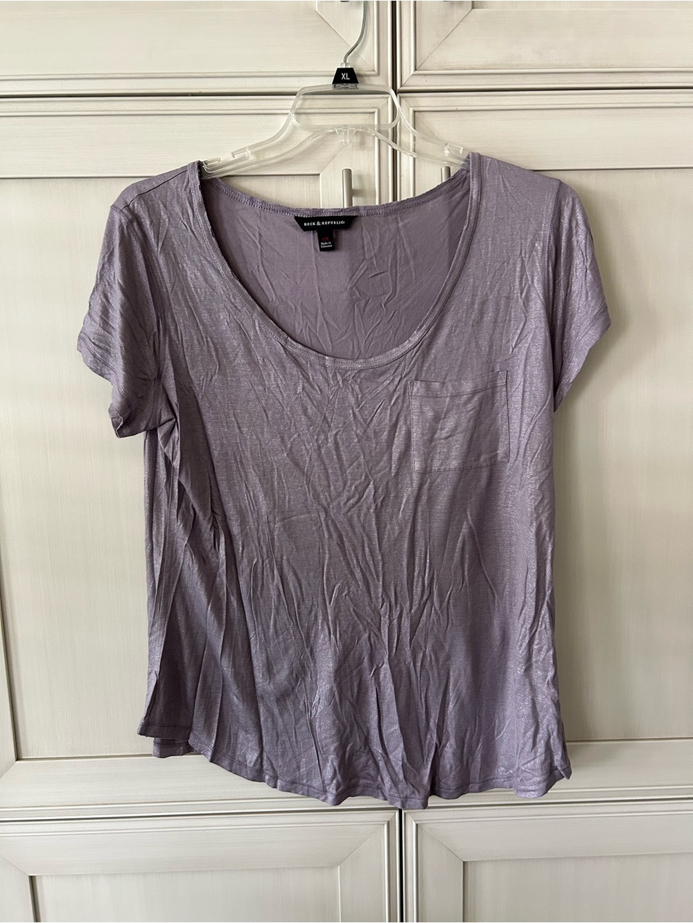 Rock & Republic Lavender Scoop Neck Short Sleeve Tee